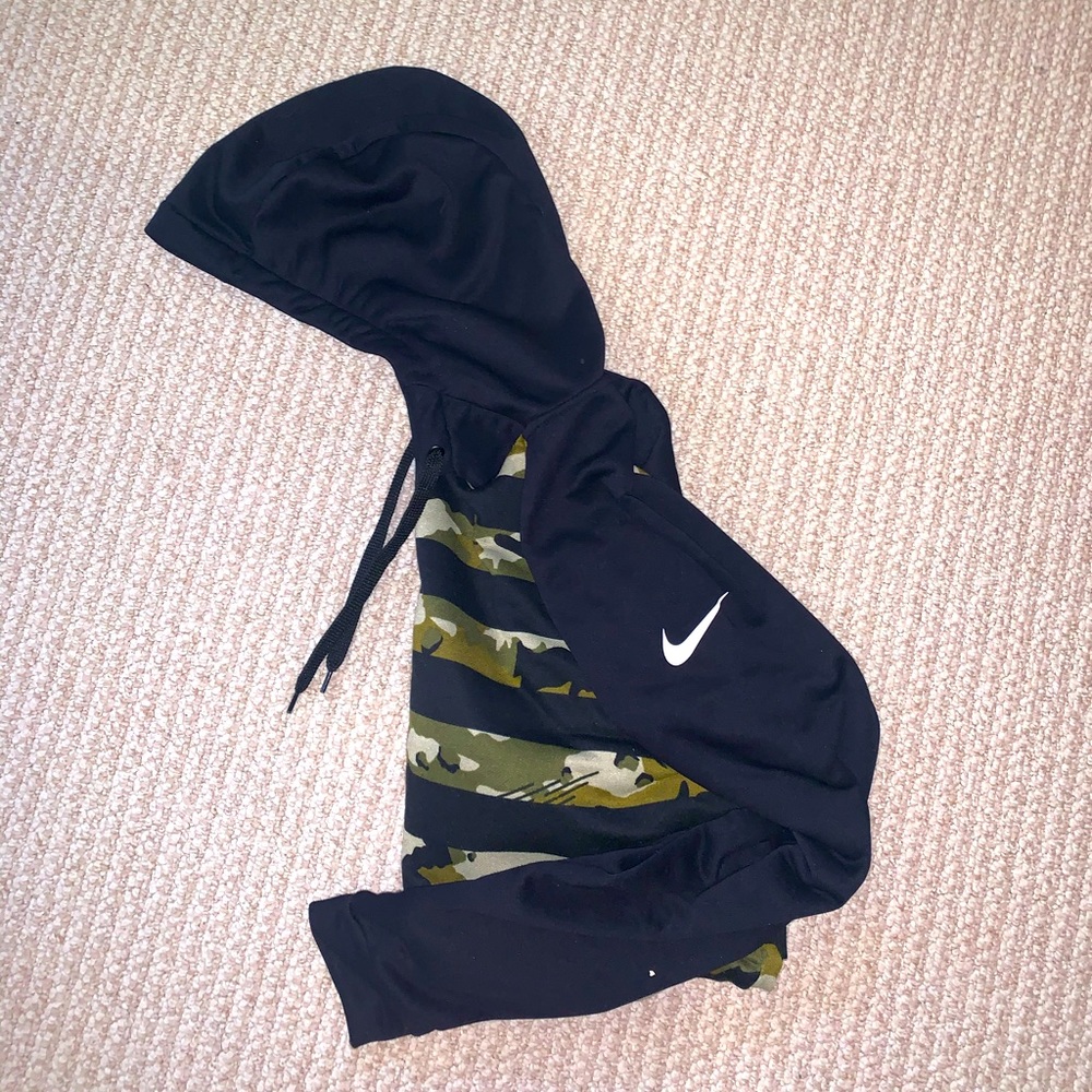 Black and camo nike dri-fit sweatshirt